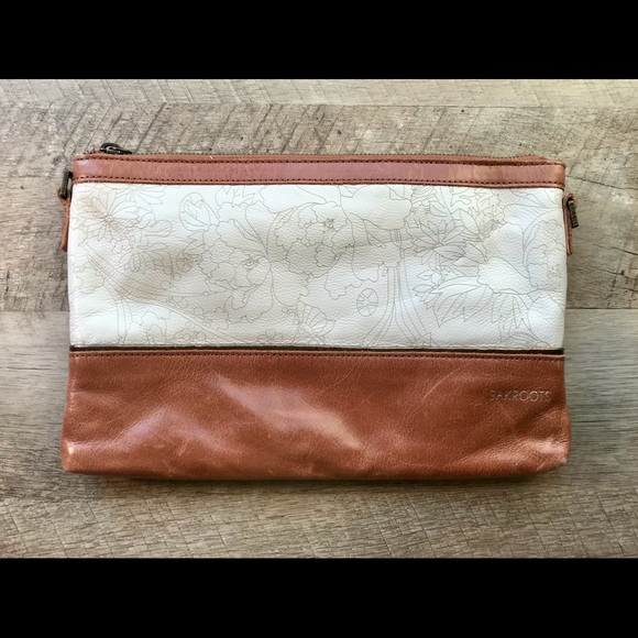 🛍3 for $25🛍 Leather SAKROOTS convertible clutch - Picture 3 of 9